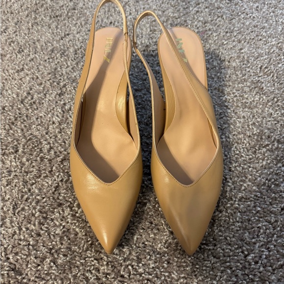 Chic Tan Leather Heels - Picture 1 of 5